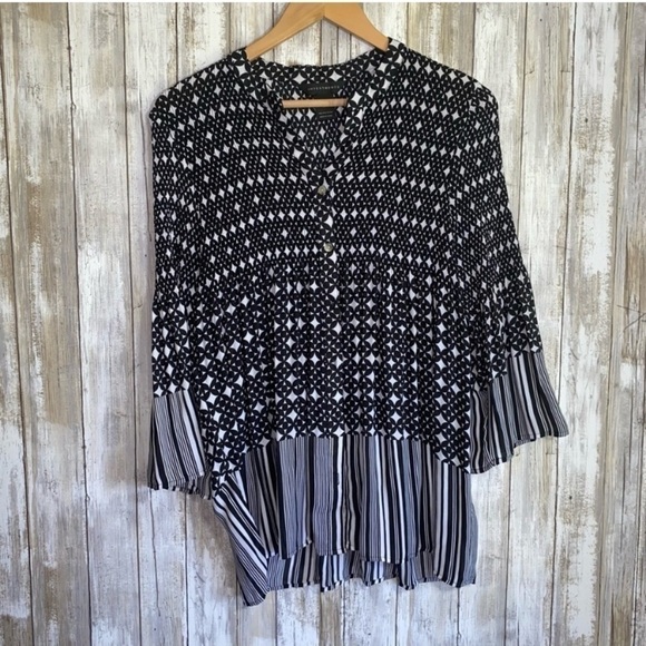 Investments Tops - Investments Black & White Mixed Media Stretch Button Down